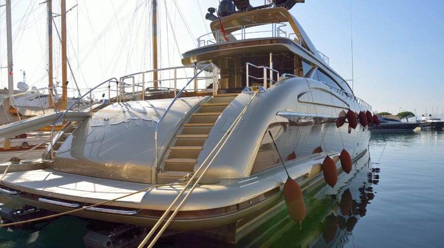 Top 7 Reasons to Host Your Next Event on a Dockside Yacht Charter